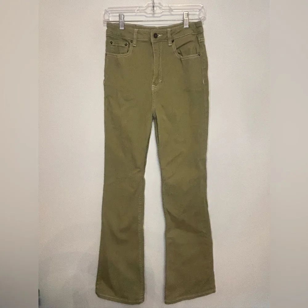 Motel Denim EUC light green high waisted flare leg jeans Size medium